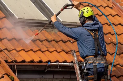 Démoussage et hydrofuge de toiture à Vebron